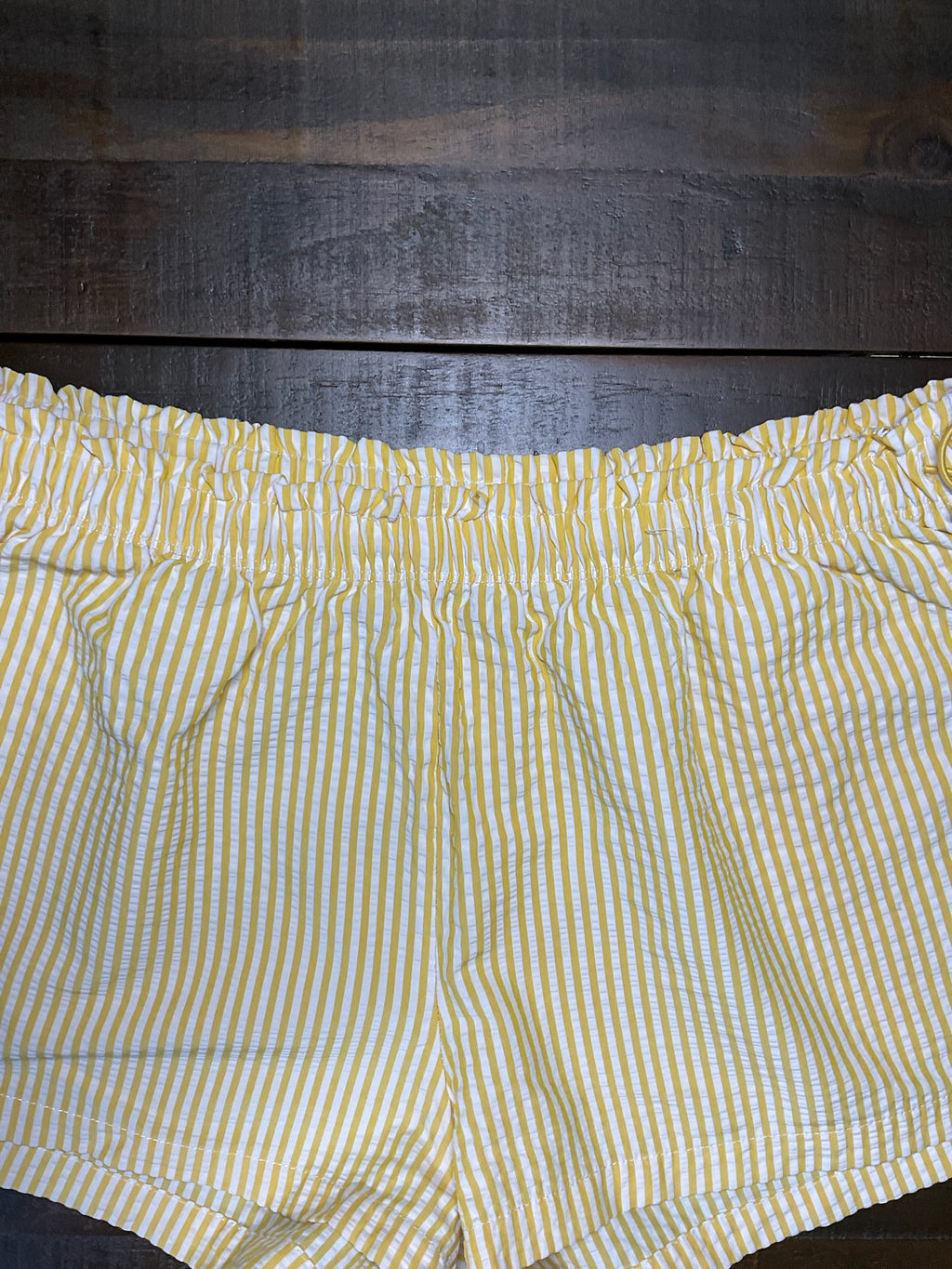 No Boundaries Women's Yellow & White Striped Seersucker Bungee Shorts – Size Large (12/14)