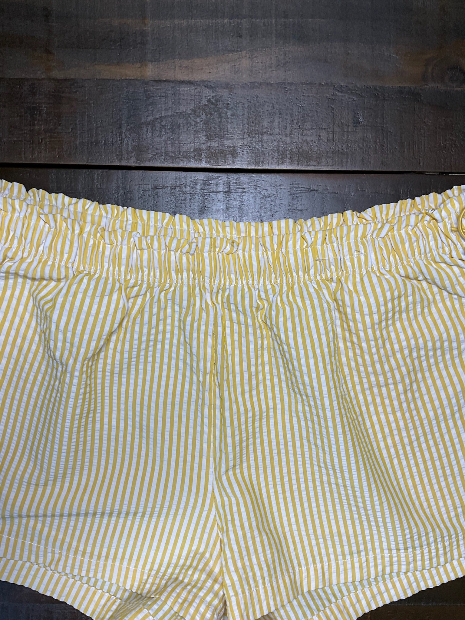 No Boundaries Women's Yellow & White Striped Seersucker Bungee Shorts – Size Large (12/14)
