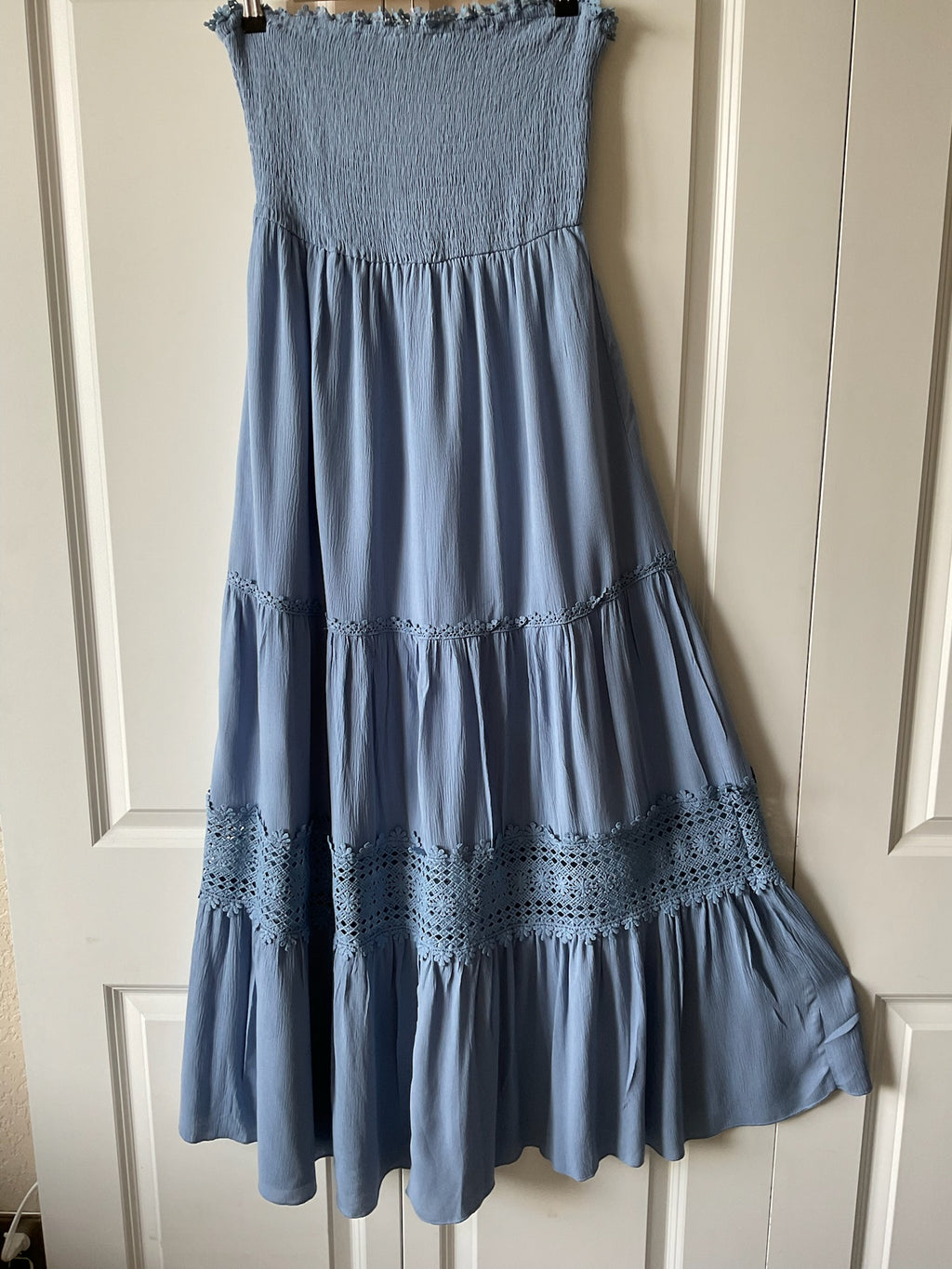 Simplee Women's Light Blue 100% Cotton Maxi Dress with Daisy Trim & Cutout - Size M
