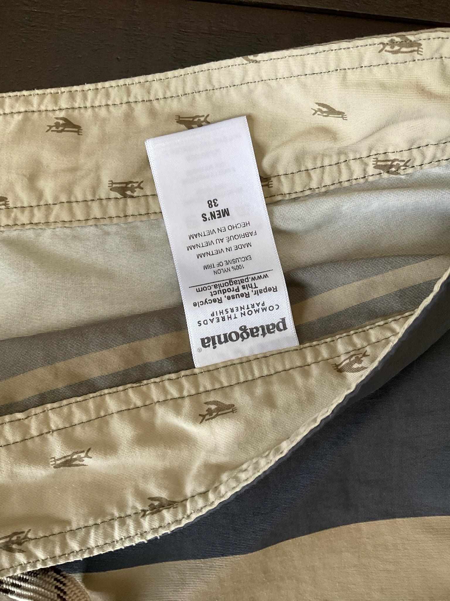 Patagonia Men's Wavefarer Striped Board Shorts Size 38