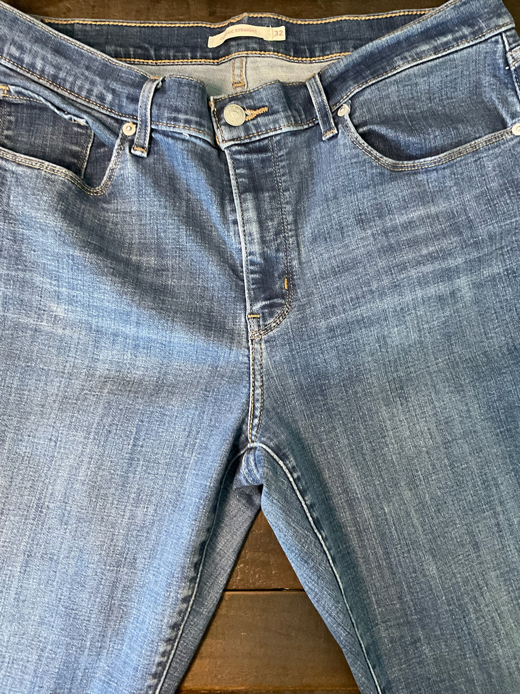 Levi's Women's Straight Leg Jeans - Medium Wash - Size 14M