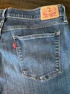 Levi's Women's Straight Leg Jeans - Medium Wash - Size 14M