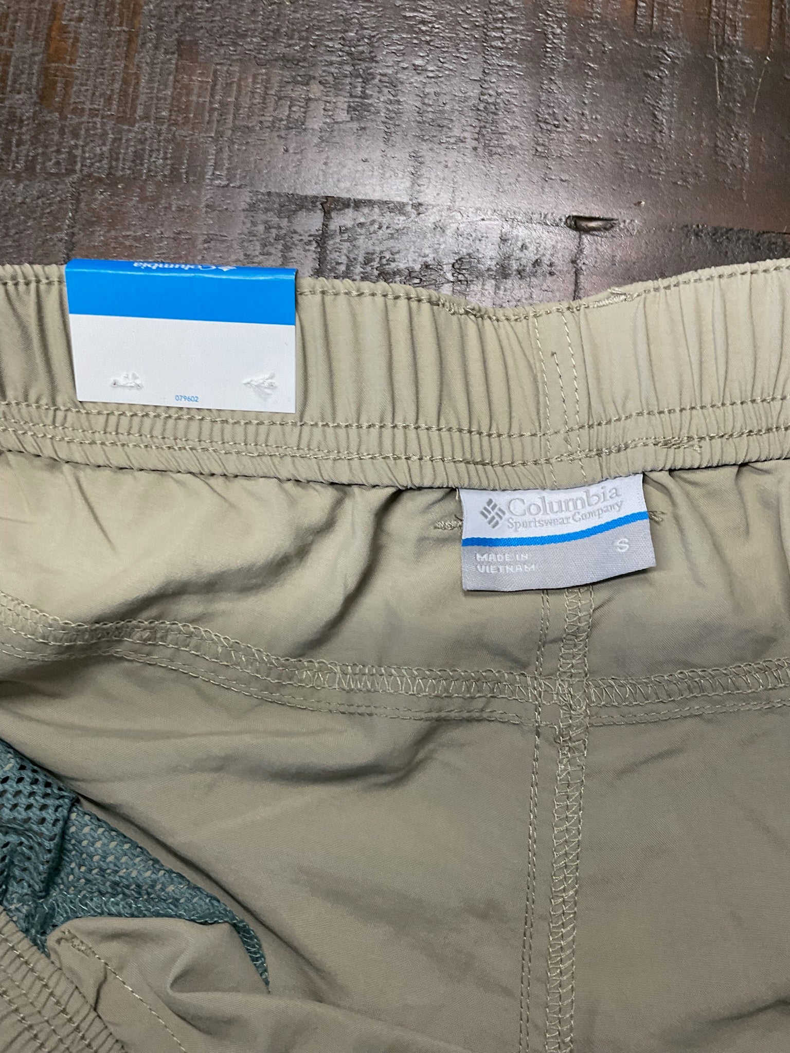 Columbia Women's Sandy River Cargo Hiking Shorts - Khaki Tusk / Size Small
