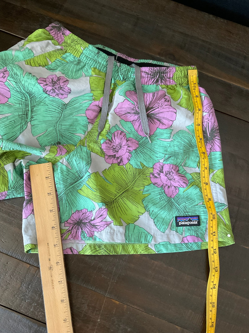 Patagonia Women's Baggies™ Shorts 5" – Butterfly Print (XXS)