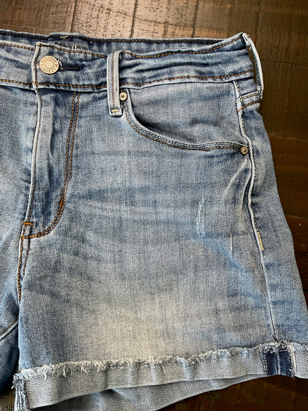 Signature by Levi Strauss & Co. Women's High-Rise Denim Shorts. Size 4