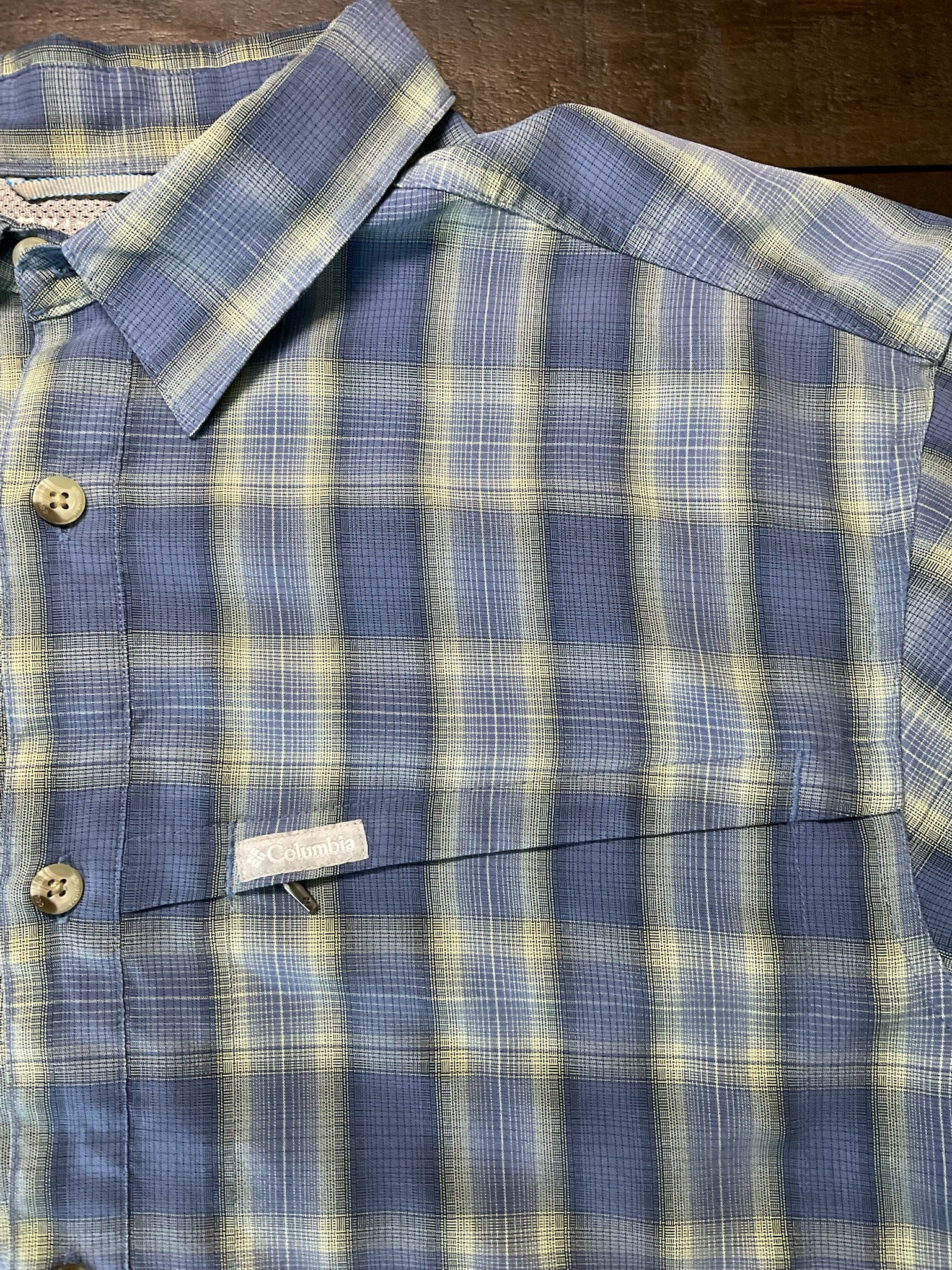 Columbia Men’s Omni Shade Short Sleeve Blue Plaid Button Up Shirt Large 