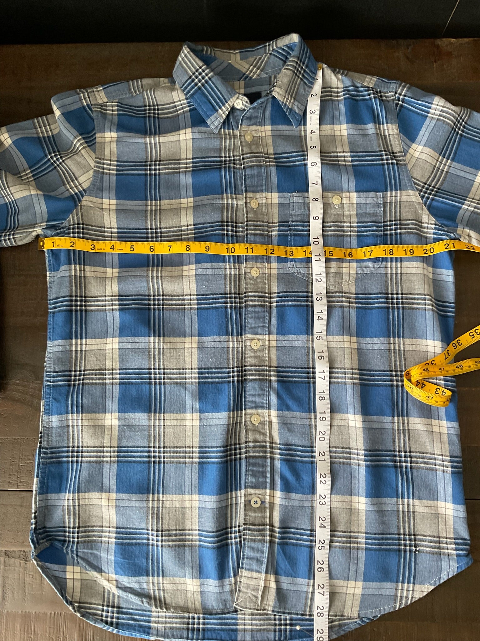 Gap Men's Lived-In Plaid Pearl Snap Button Up Shirt. Size M 