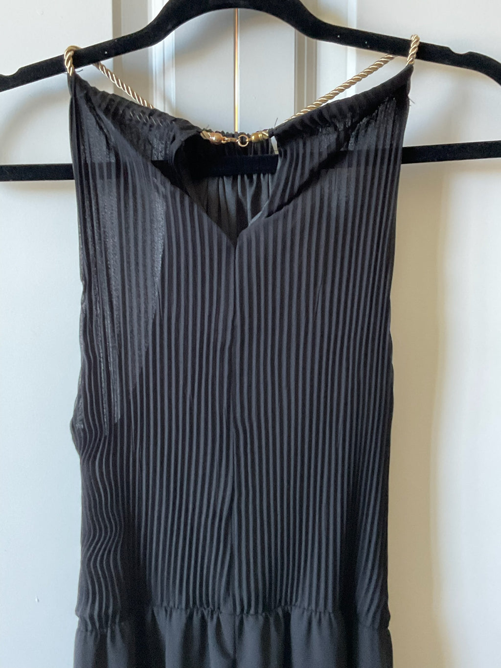 Elegant Black Floor-Length Maxi Dress with Gold Rope Halter Neck - Size Large