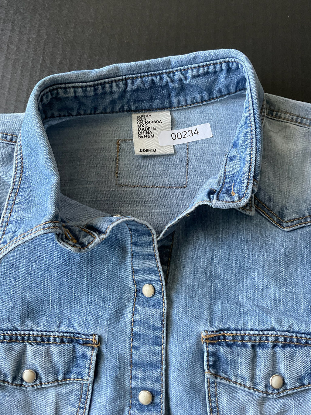 HM Women's Long Sleeve Button Up Shirt Light Wash Denim Size X Small