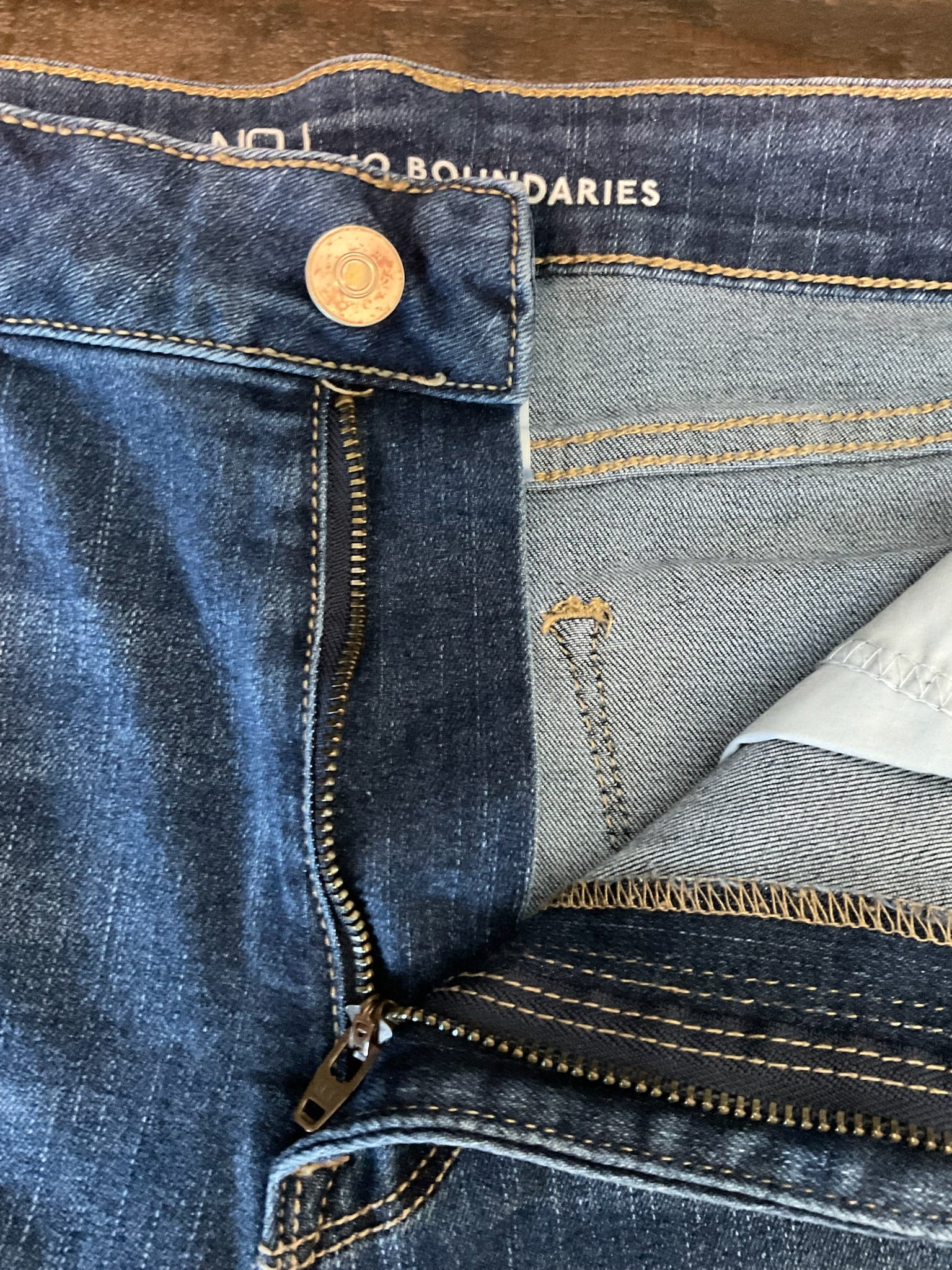No Boundaries Women's High Rise Mom Ankle Jeans - Medium Wash - Size 11
