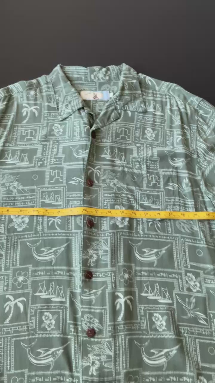 High Surf Men's Short Sleeve Button Up Hawaiian Print Green Shirt. Size Large